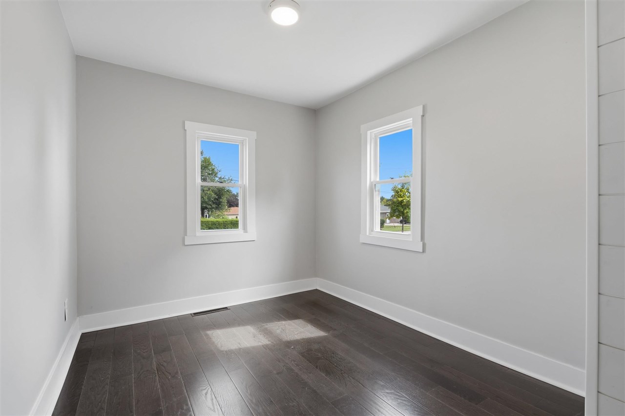 69 26th Avenue SW Cedar Rapids IA 52404