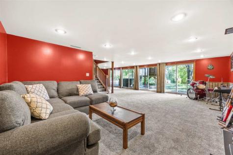 1650 W Forevergreen Road North Liberty IA 52317