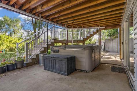 1650 W Forevergreen Road North Liberty IA 52317
