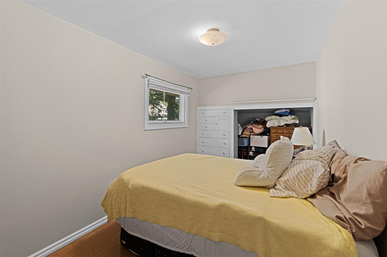 821 Roosevelt Iowa City IA 52245