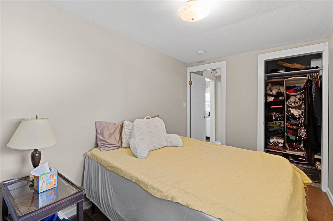 821 Roosevelt Iowa City IA 52245