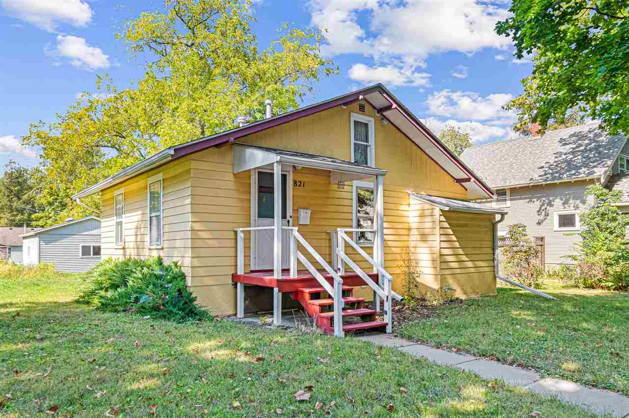 821 Roosevelt Iowa City IA 52245