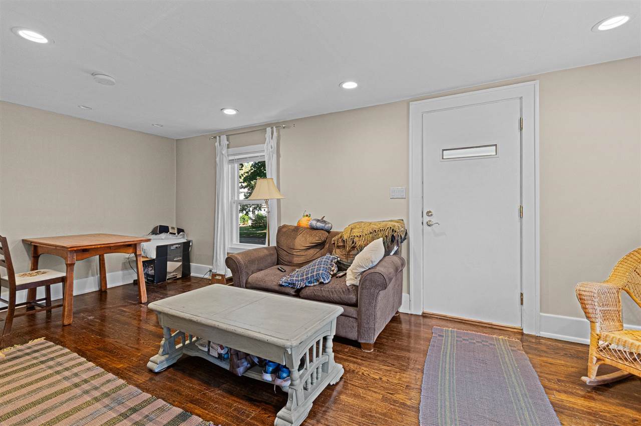 821 Roosevelt Iowa City IA 52245