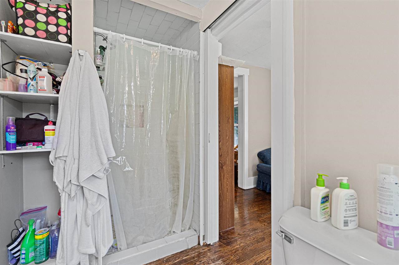 821 Roosevelt Iowa City IA 52245