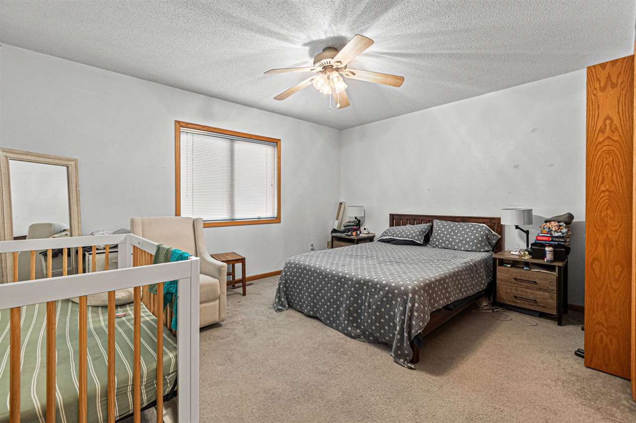 1943 Plaen View Drive Iowa City IA 52246