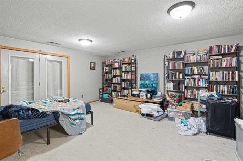 1943 Plaen View Drive Iowa City IA 52246