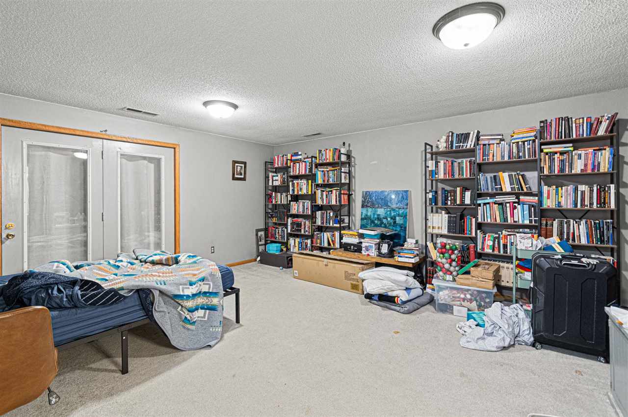 1943 Plaen View Drive Iowa City IA 52246