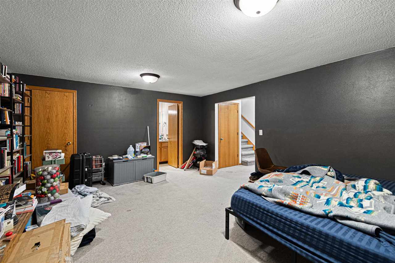 1943 Plaen View Drive Iowa City IA 52246