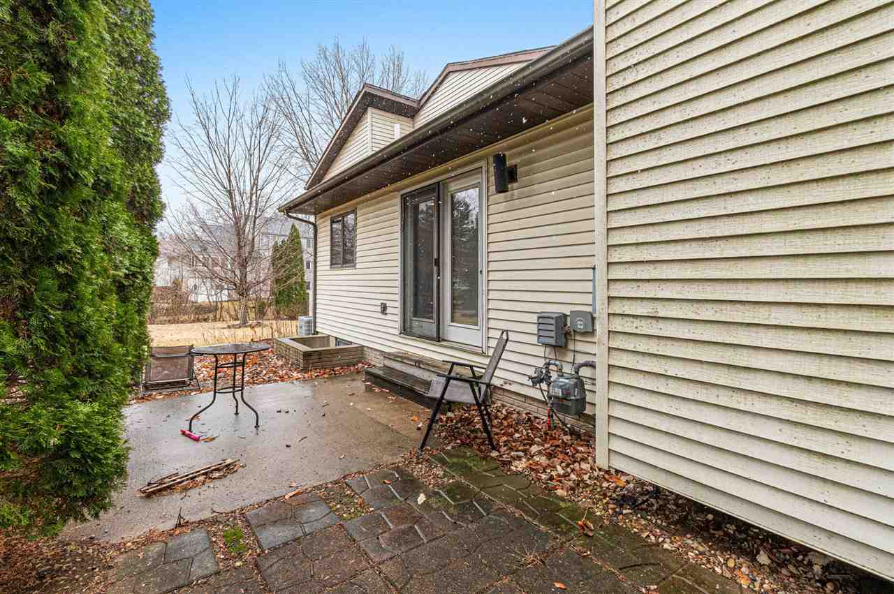 1943 Plaen View Drive Iowa City IA 52246