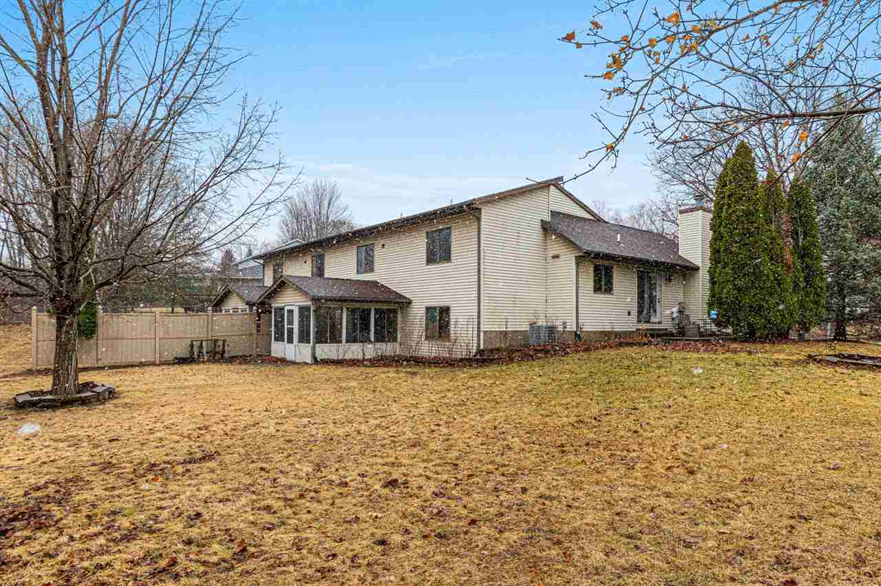 1943 Plaen View Drive Iowa City IA 52246