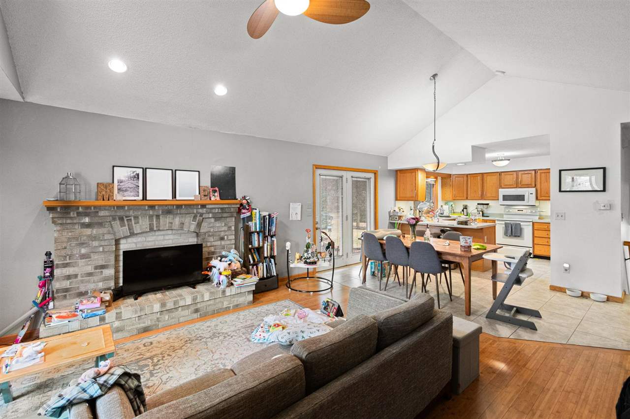 1943 Plaen View Drive Iowa City IA 52246