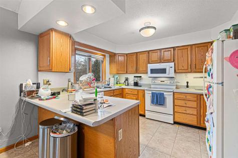 1943 Plaen View Drive Iowa City IA 52246