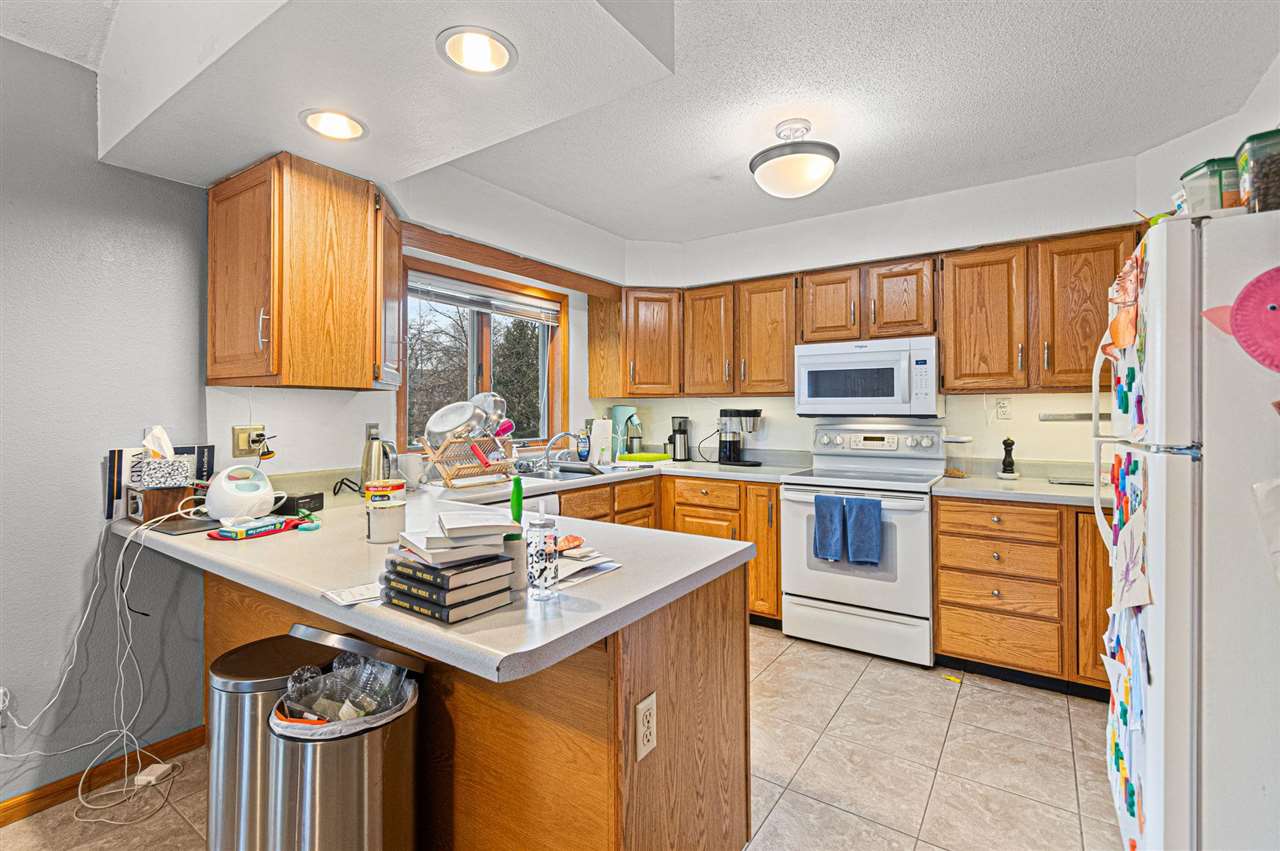 1943 Plaen View Drive Iowa City IA 52246