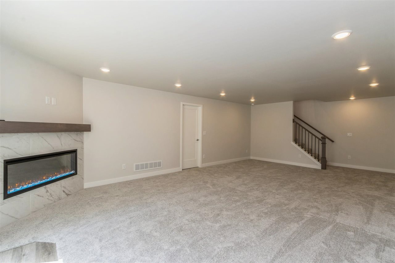 1000 Switchgrass Lane Ely IA 52227