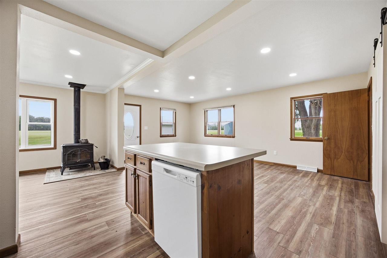 604 S Todds Ferry Conesville IA 52739