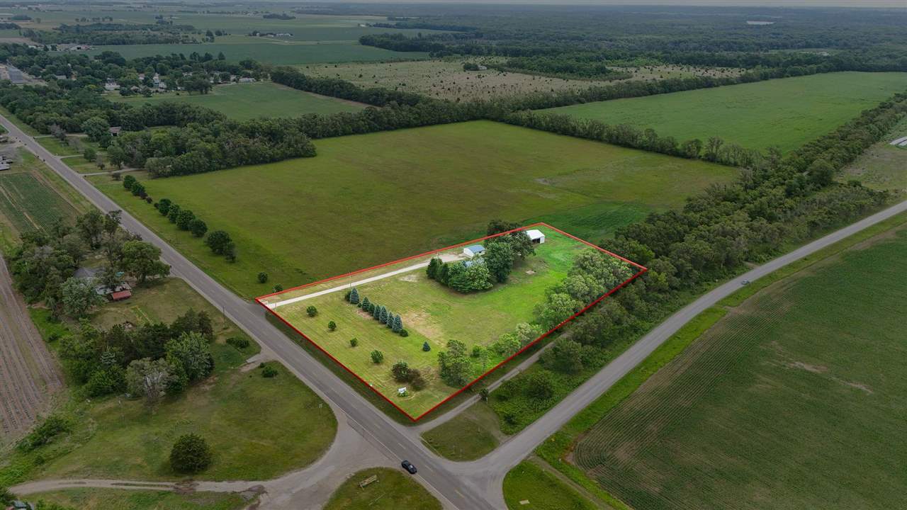604 S Todds Ferry Conesville IA 52739