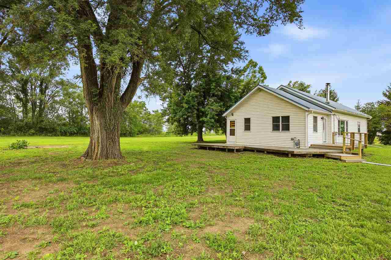 604 S Todds Ferry Conesville IA 52739