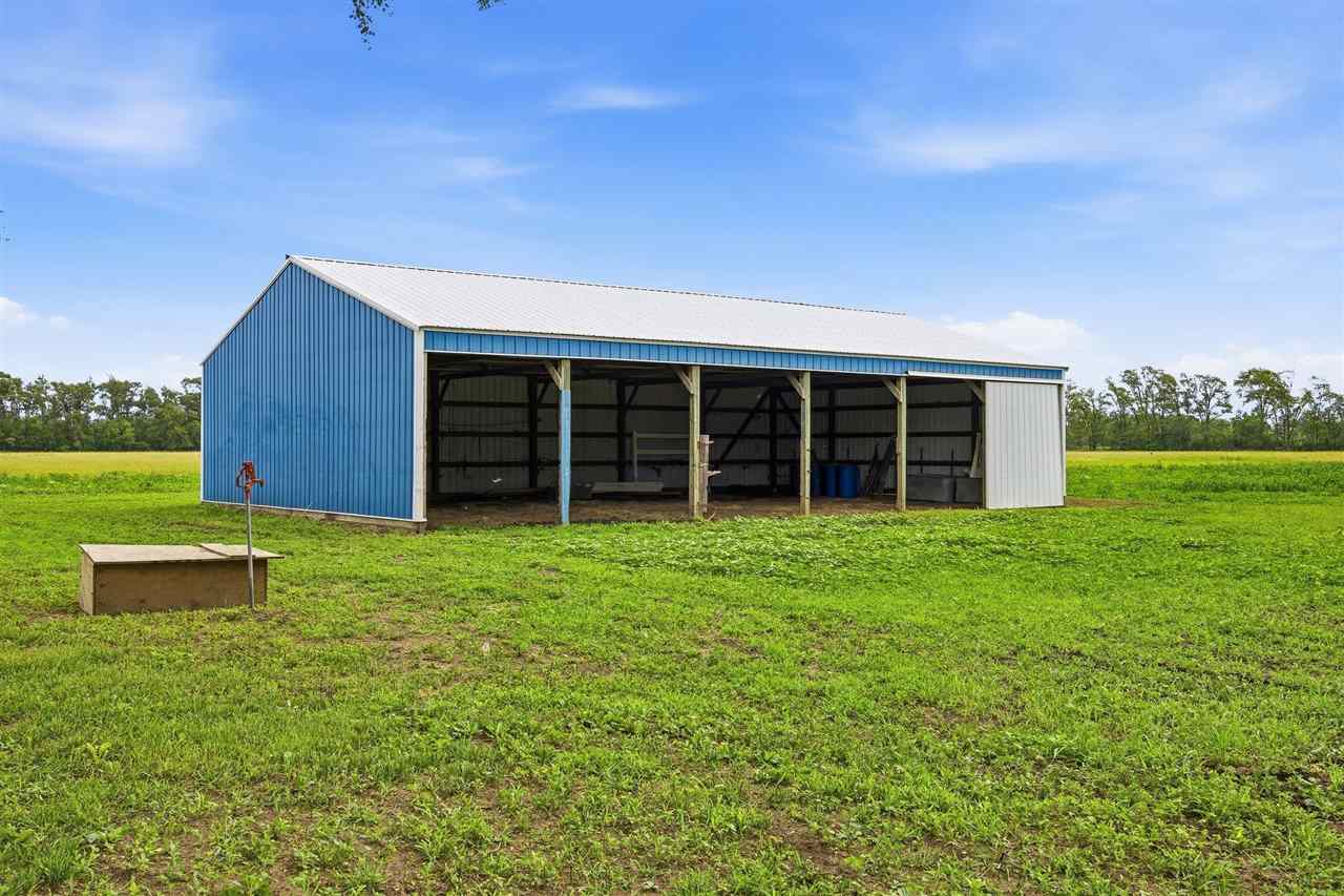 604 S Todds Ferry Conesville IA 52739