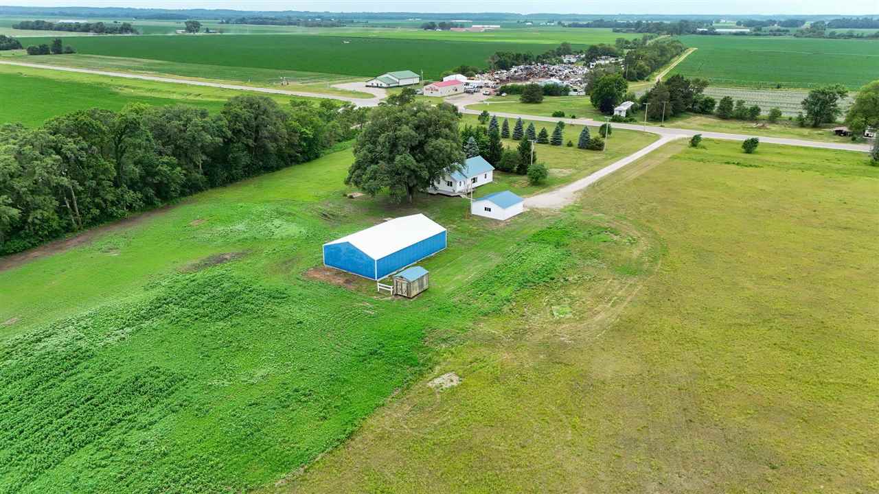 604 S Todds Ferry Conesville IA 52739