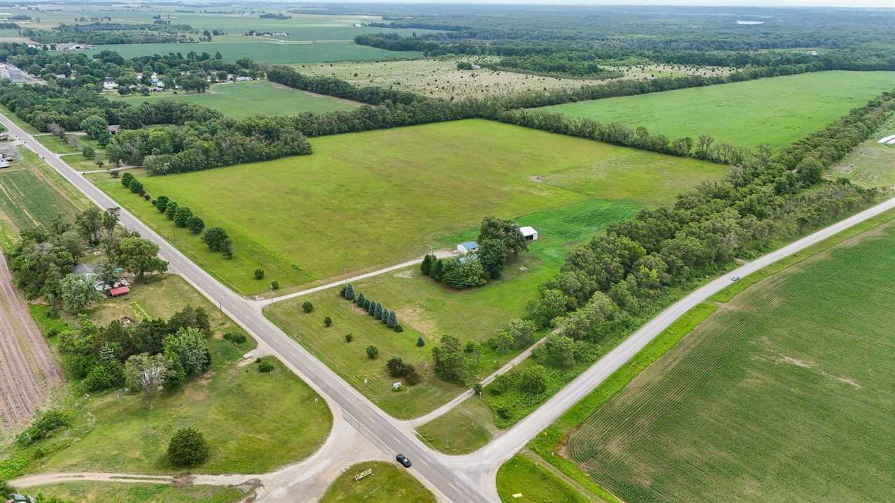 604 S Todds Ferry Conesville IA 52739