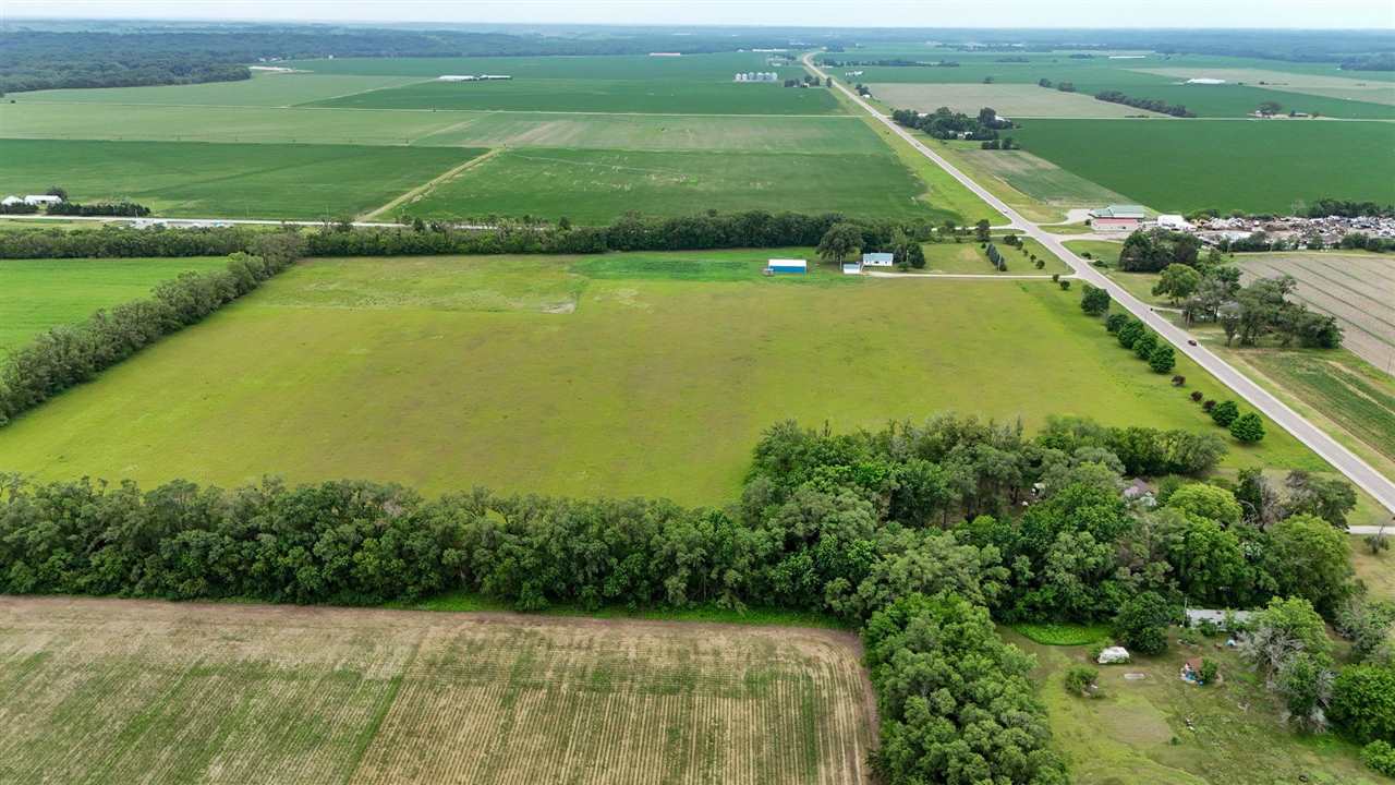 604 S Todds Ferry Conesville IA 52739
