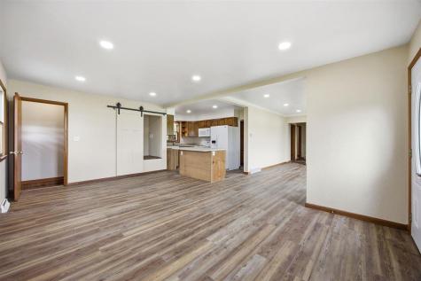 604 S Todds Ferry Conesville IA 52739