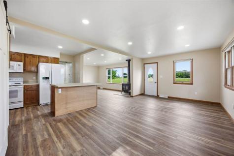 604 S Todds Ferry Conesville IA 52739