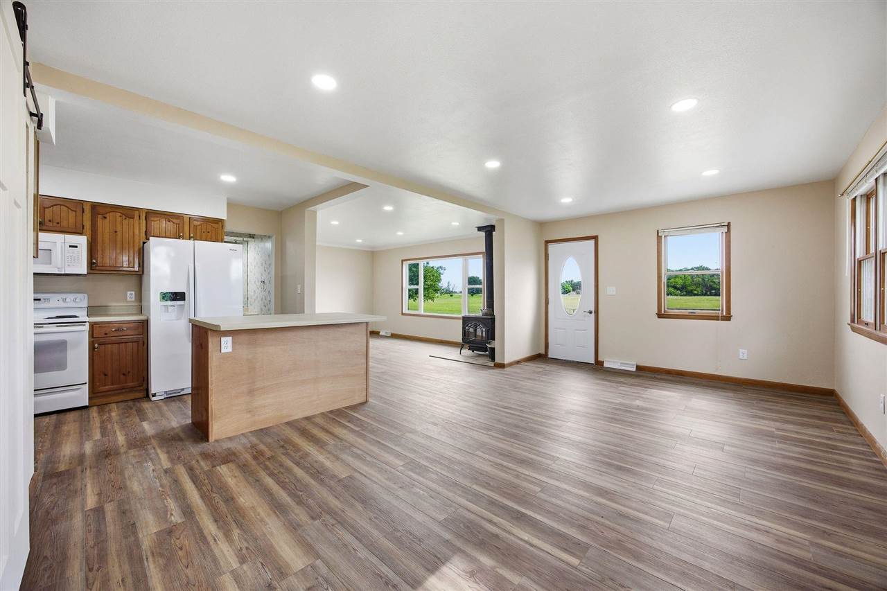 604 S Todds Ferry Conesville IA 52739