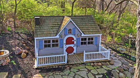 3711 Forest Gate Drive NE Iowa City IA 52240
