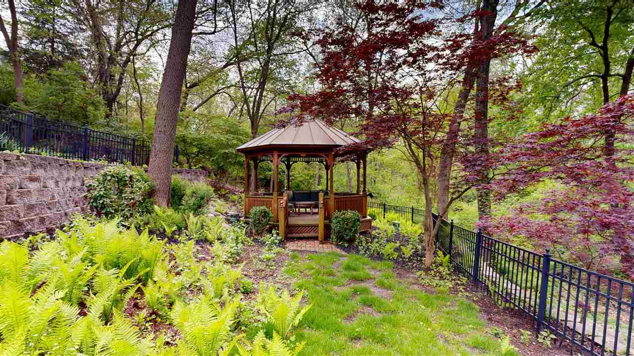 3711 Forest Gate Drive NE Iowa City IA 52240