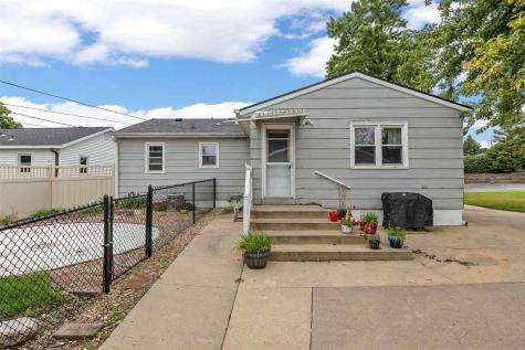 109 Marion Court Hiawatha IA 52233