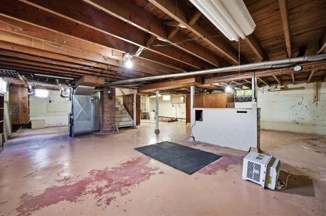 114 E 6th Street Tipton IA 52772