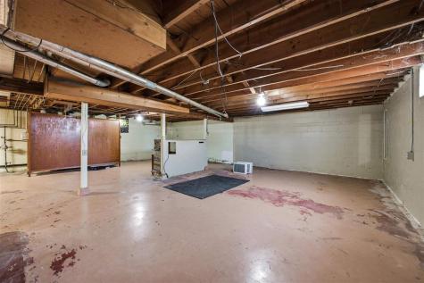 114 E 6th Street Tipton IA 52772