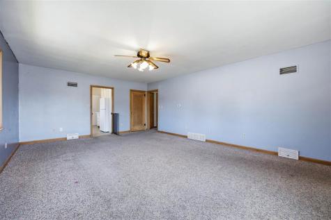 114 E 6th Street Tipton IA 52772