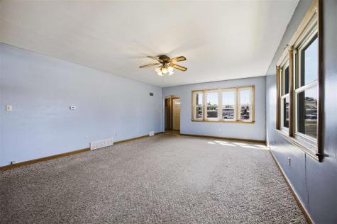 114 E 6th Street Tipton IA 52772
