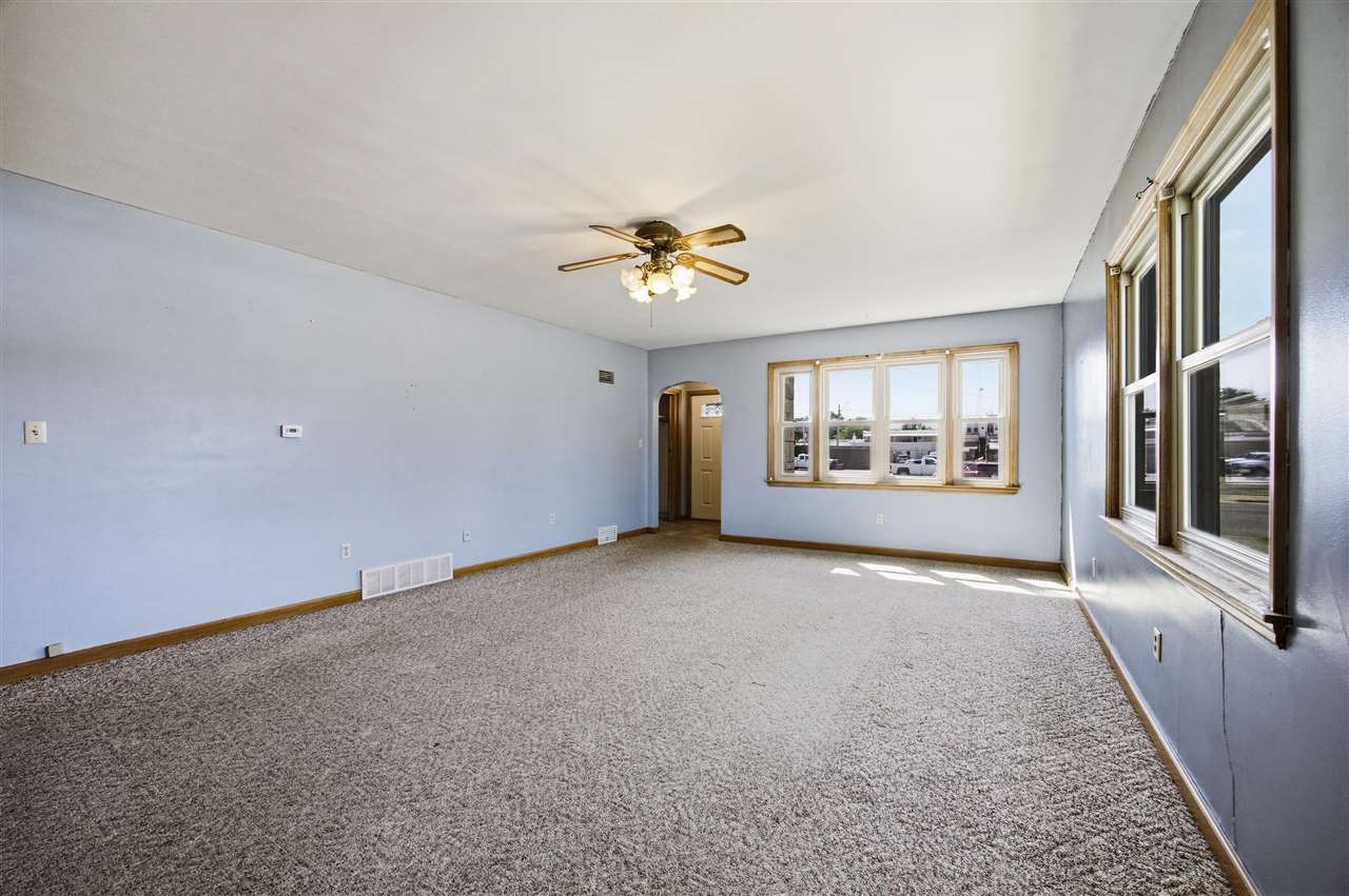 114 E 6th Street Tipton IA 52772