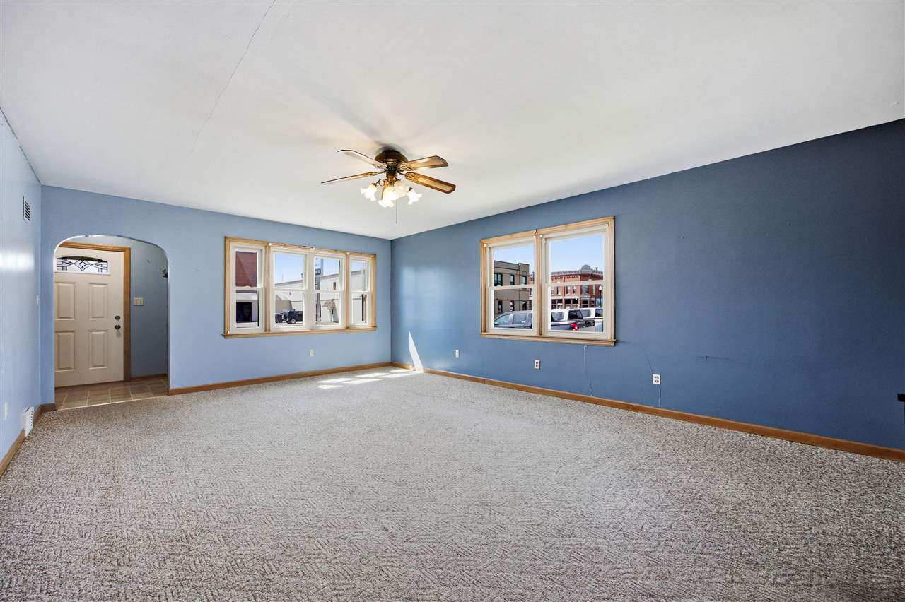 114 E 6th Street Tipton IA 52772