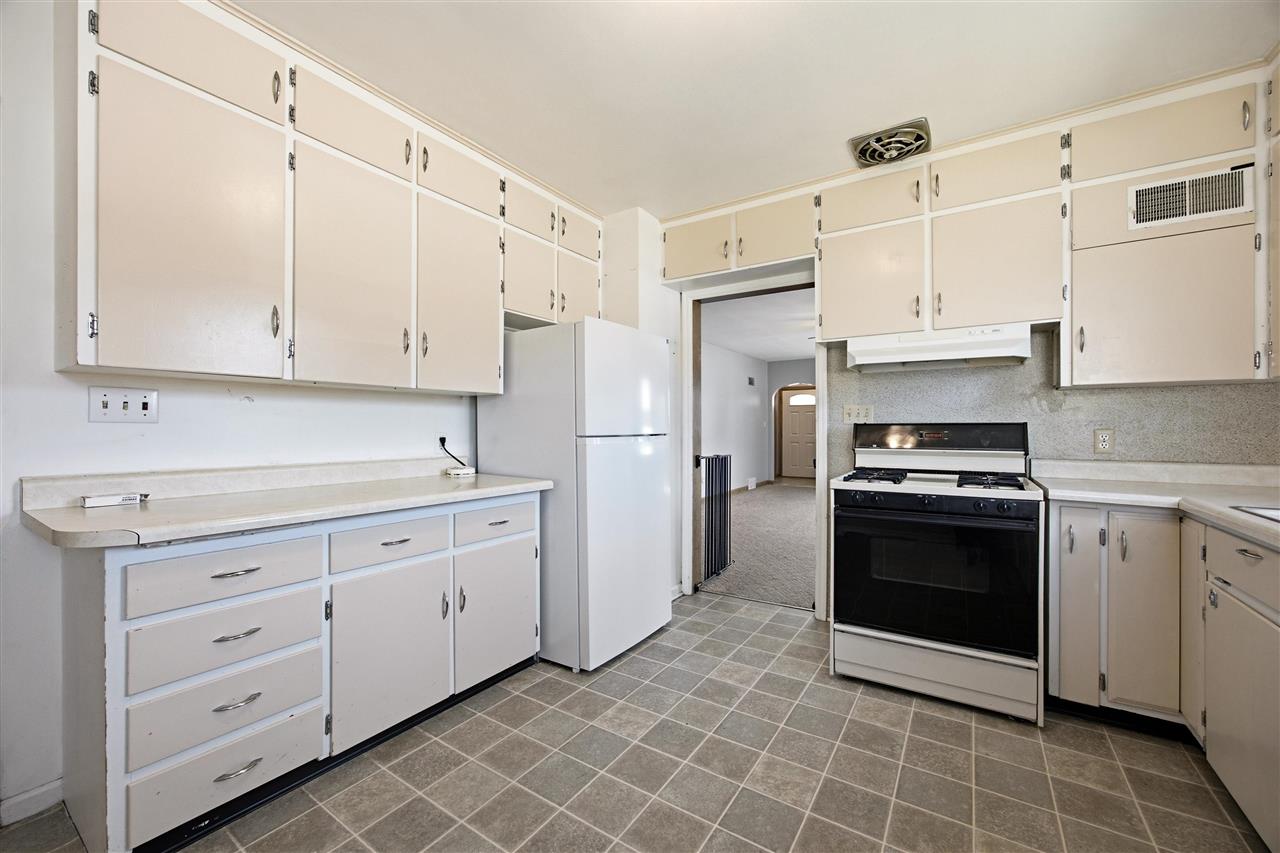 114 E 6th Street Tipton IA 52772