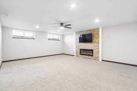 1260 Berkshire Lane North Liberty IA 52317