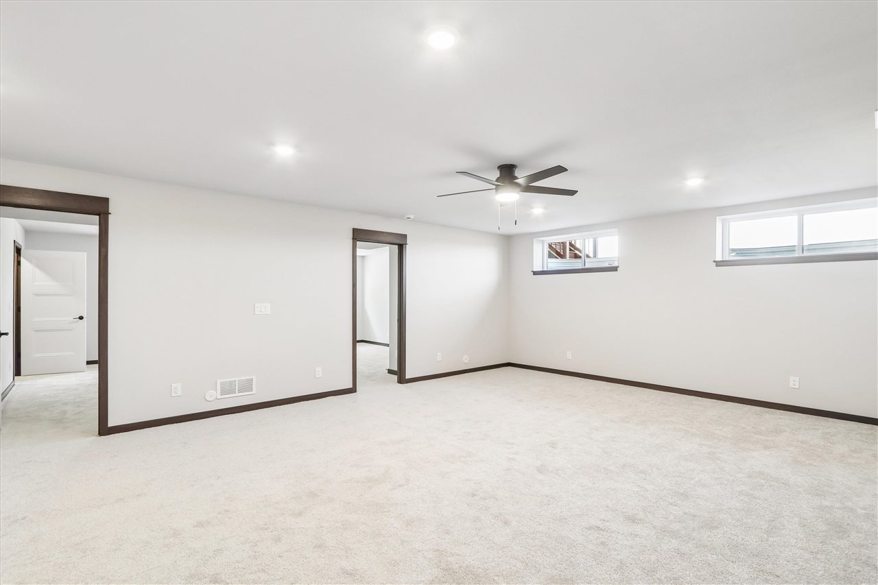 1260 Berkshire Lane North Liberty IA 52317