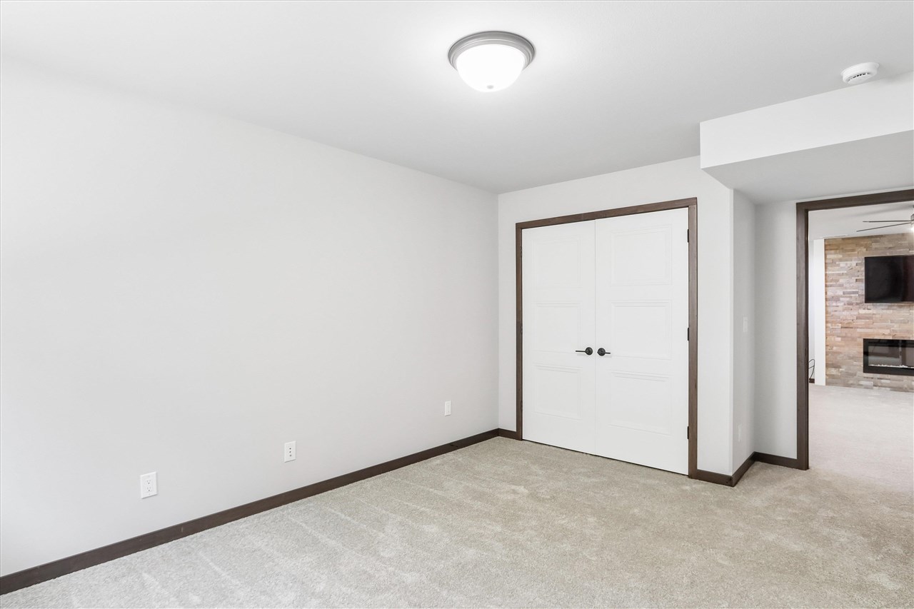 1260 Berkshire Lane North Liberty IA 52317