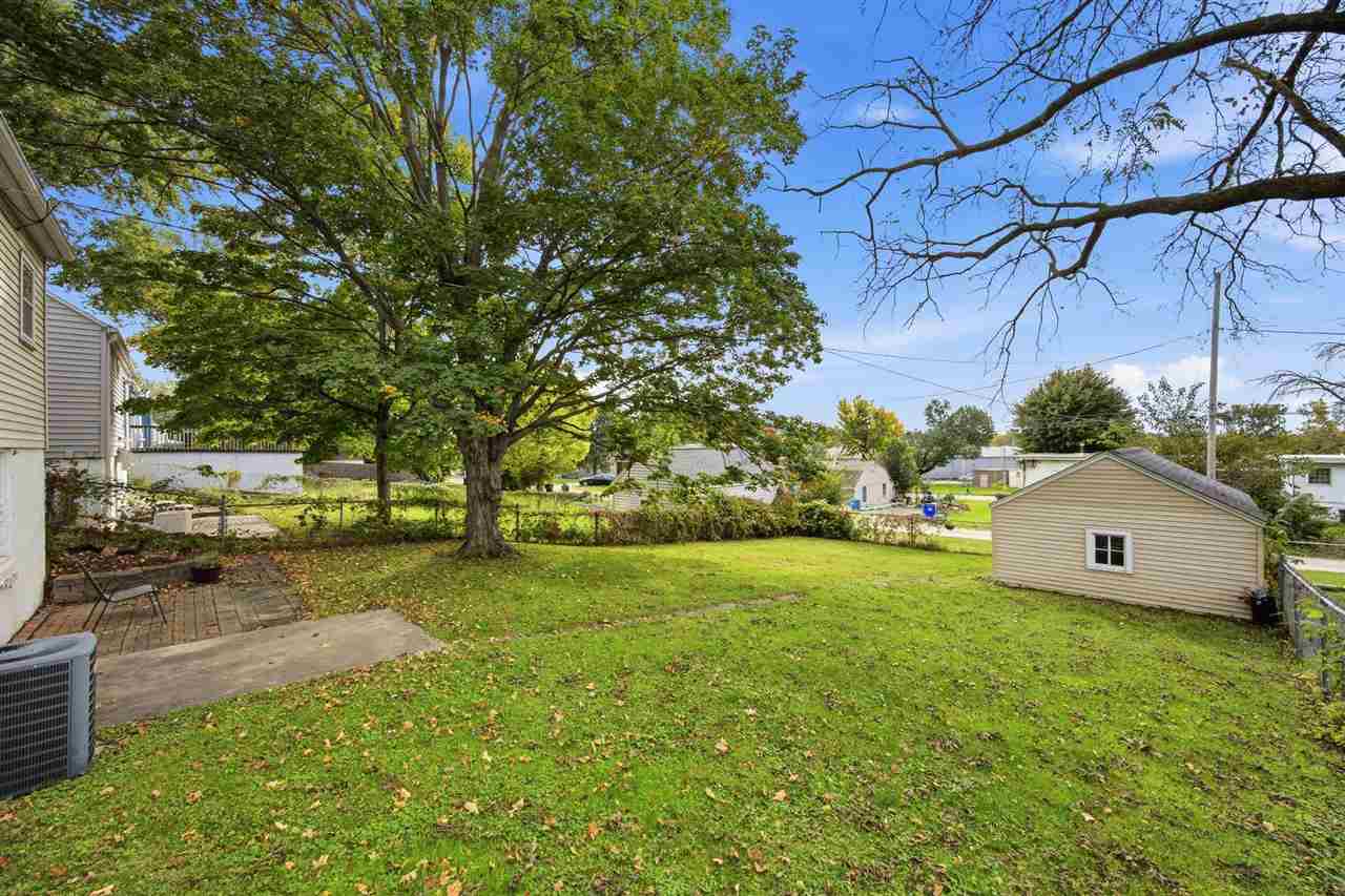 1829 NE K Avenue Cedar Rapids IA 52402
