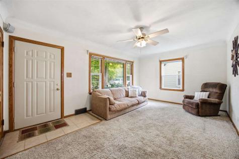 1829 NE K Avenue Cedar Rapids IA 52402