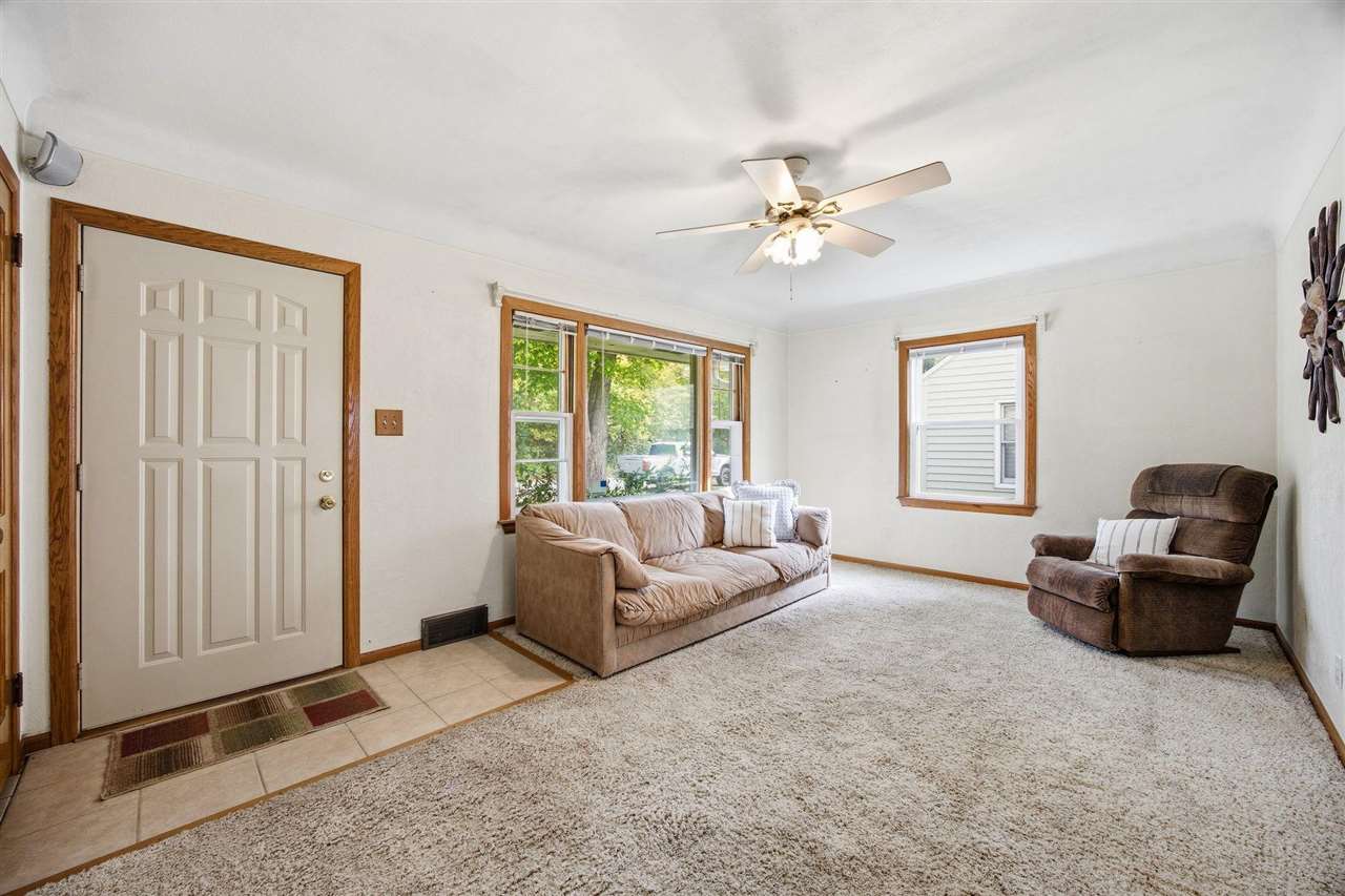1829 NE K Avenue Cedar Rapids IA 52402
