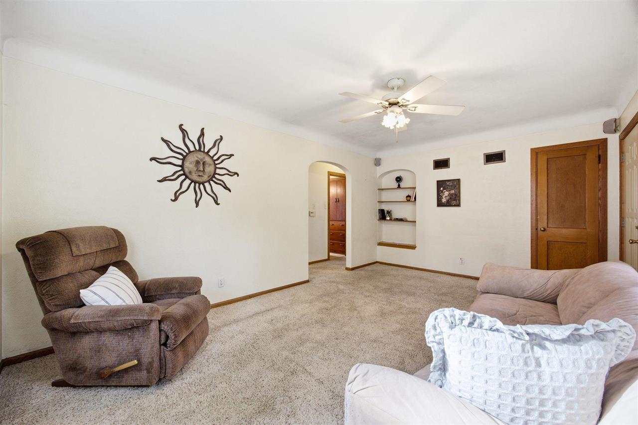 1829 NE K Avenue Cedar Rapids IA 52402