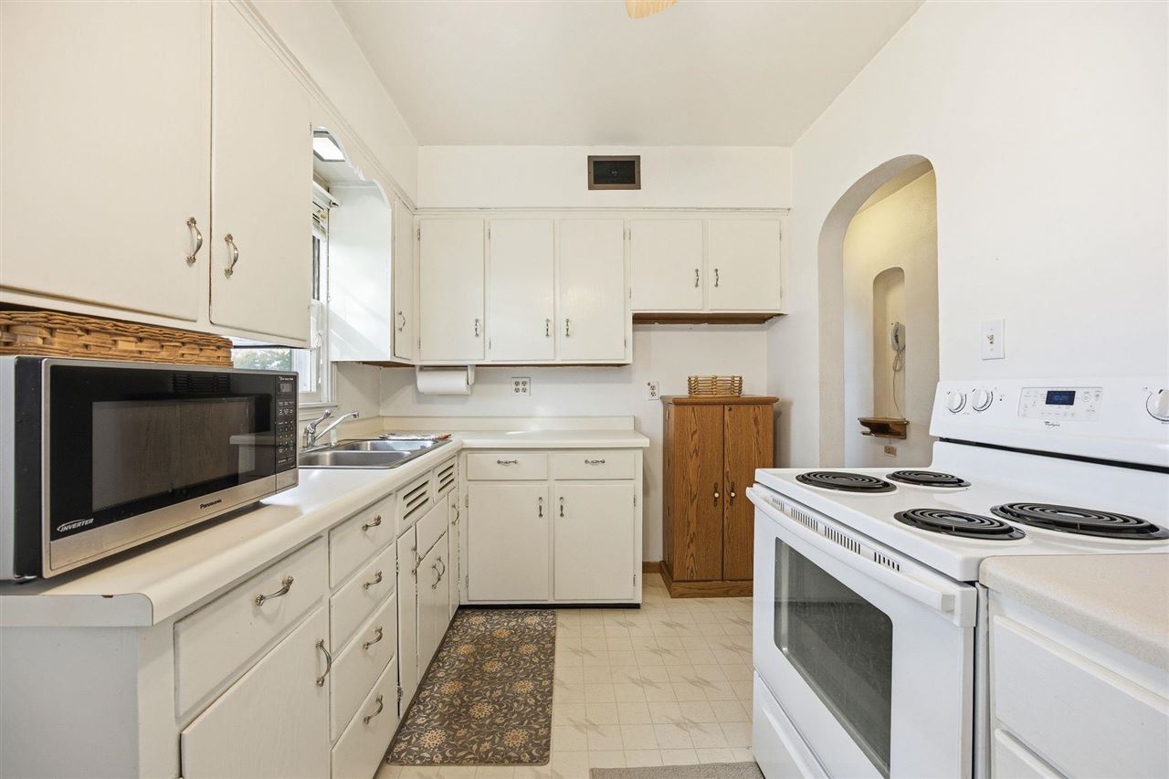 1829 NE K Avenue Cedar Rapids IA 52402