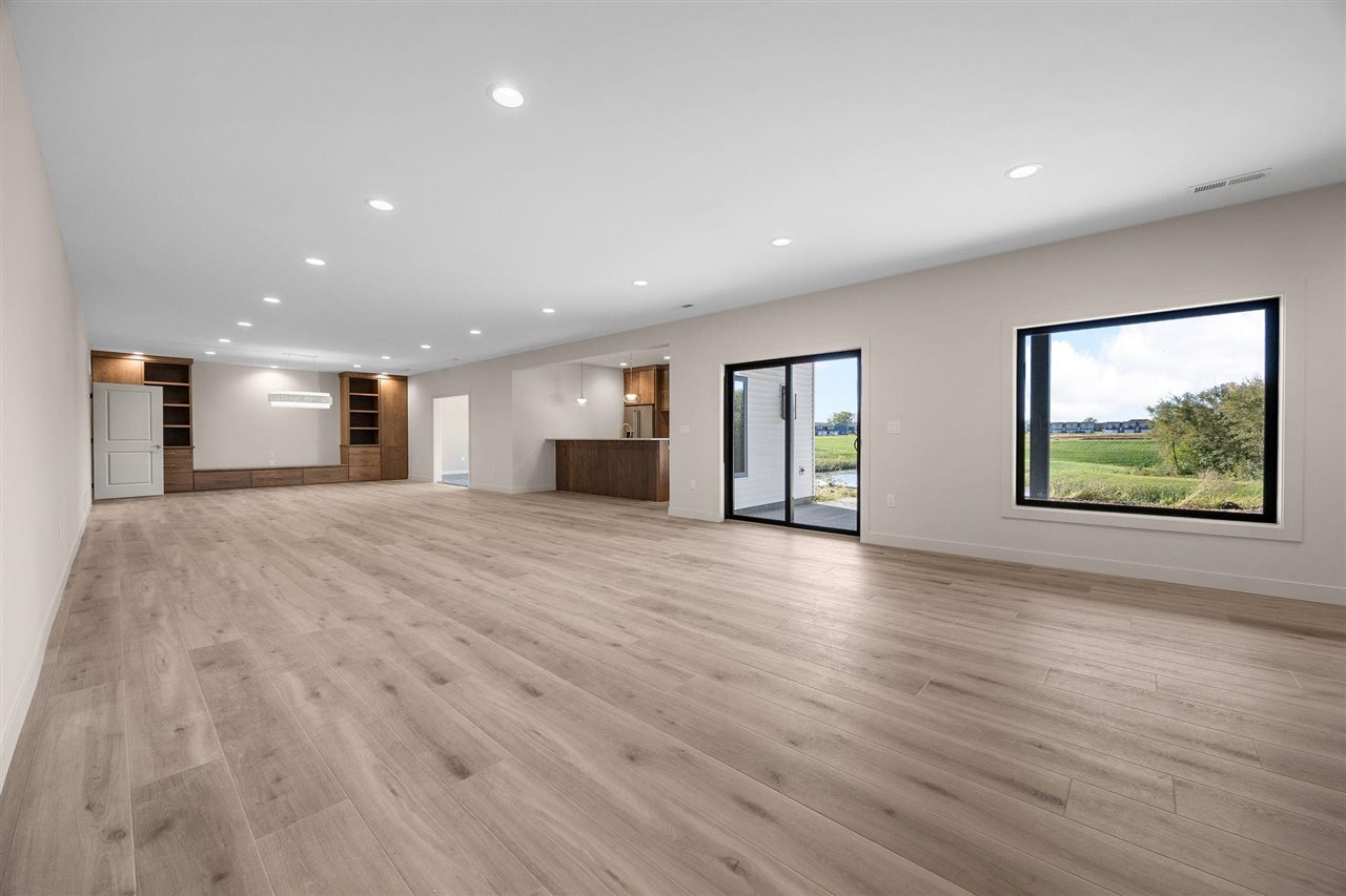 501 Whitetail Lane Tiffin IA 52340