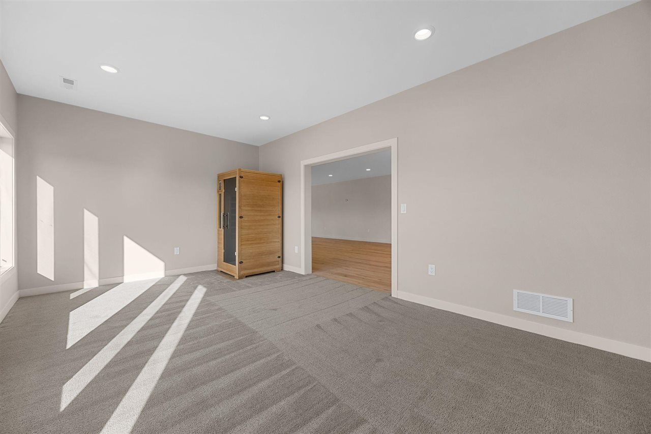 501 Whitetail Lane Tiffin IA 52340