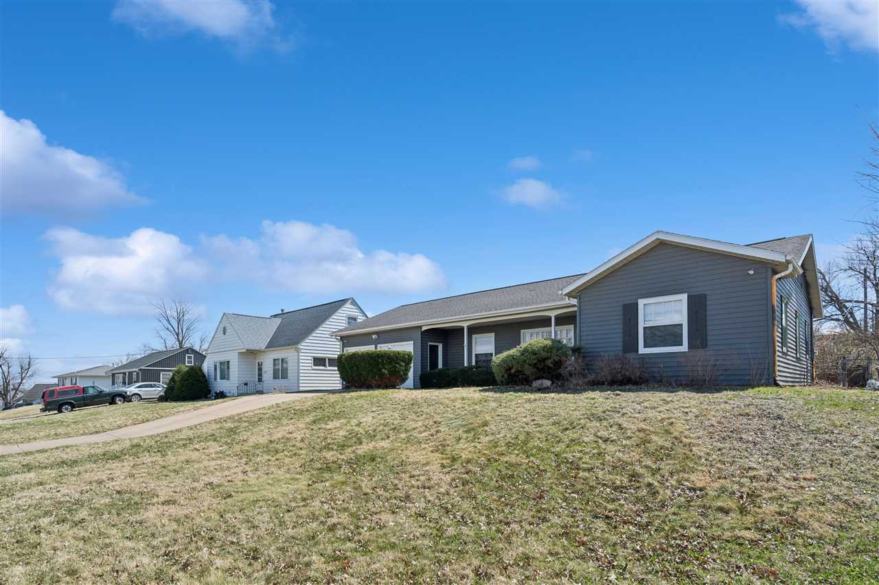 2421 10th Avenue SW Cedar Rapids IA 52404