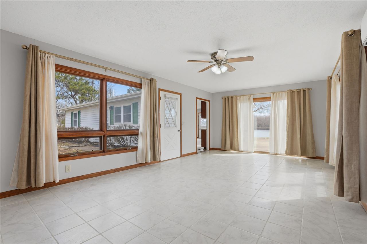 18416 Highway 70 Conesville IA 52739